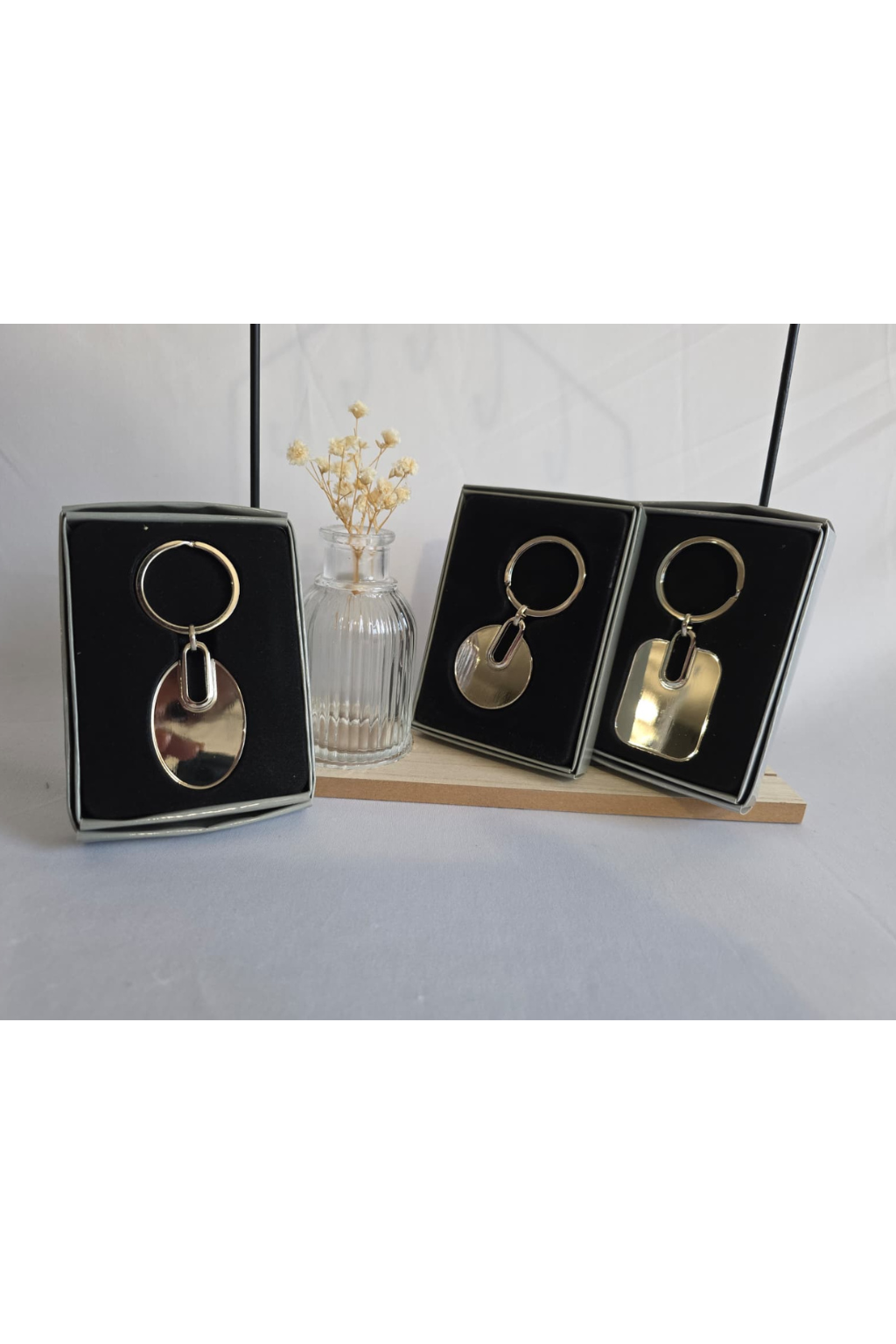 Personalized Metal engraved keyring/Keychain with text for gifting Circle shaped