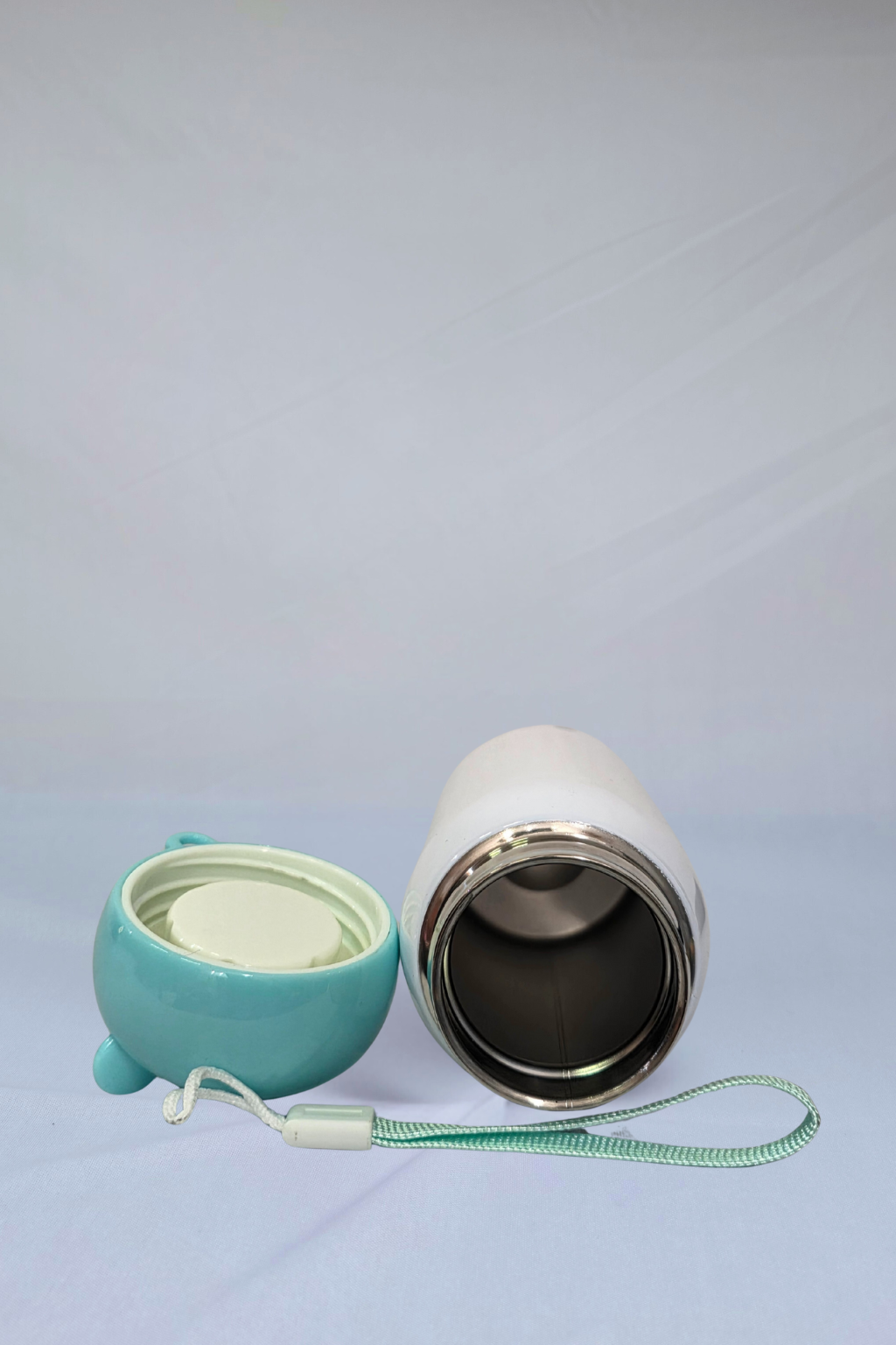 Kids bottle with photoprinting and color lids